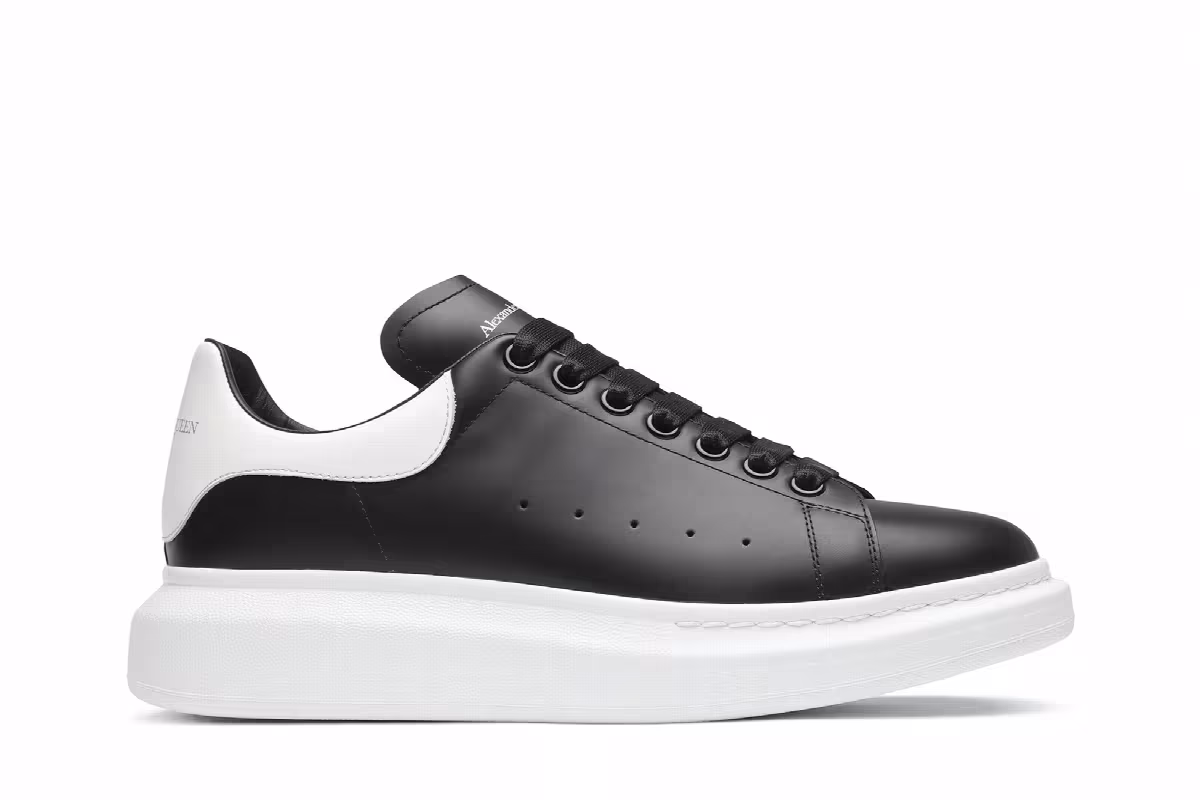 Alexander McQueen Oversized Sneaker Black White 2019, view 2