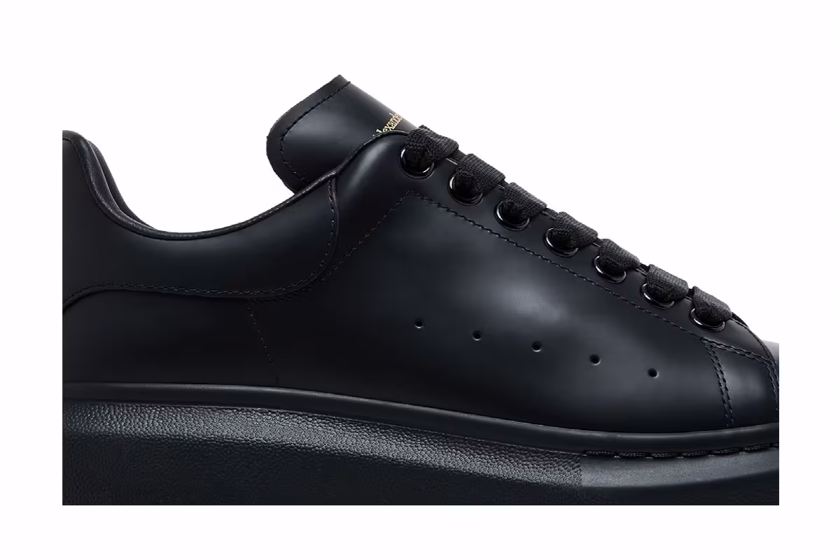 Alexander McQueen Oversized Sneaker Black 2025, view 3