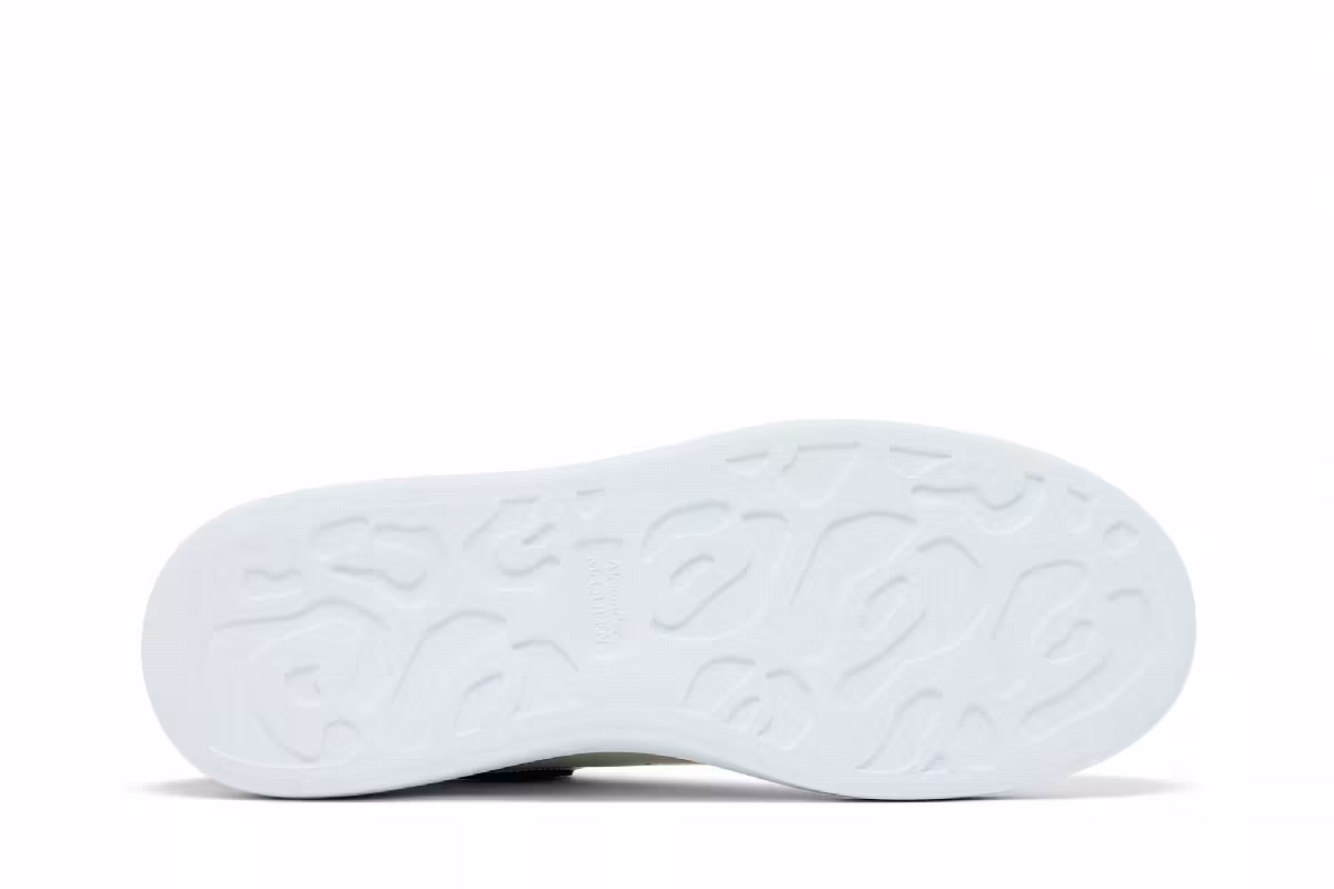 Alexander McQueen Oversized Sneaker White Black 2025, view 5