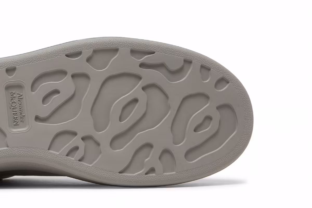 Alexander McQueen Oversized Sneaker Grey, view 6