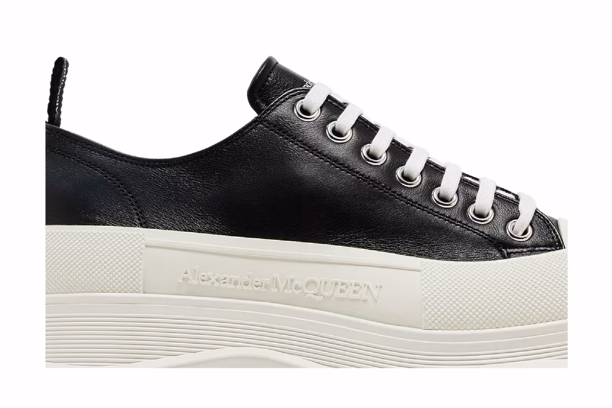 Alexander McQueen Tread Slick Black White, view 3