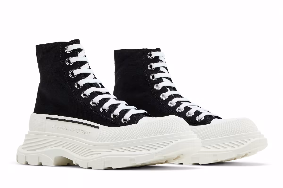 Alexander McQueen Tread Slick Boot Black, view 9