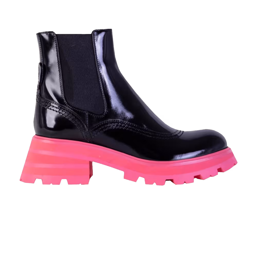 Alexander McQueen Women's Wander Chelsea Boot Black Pink