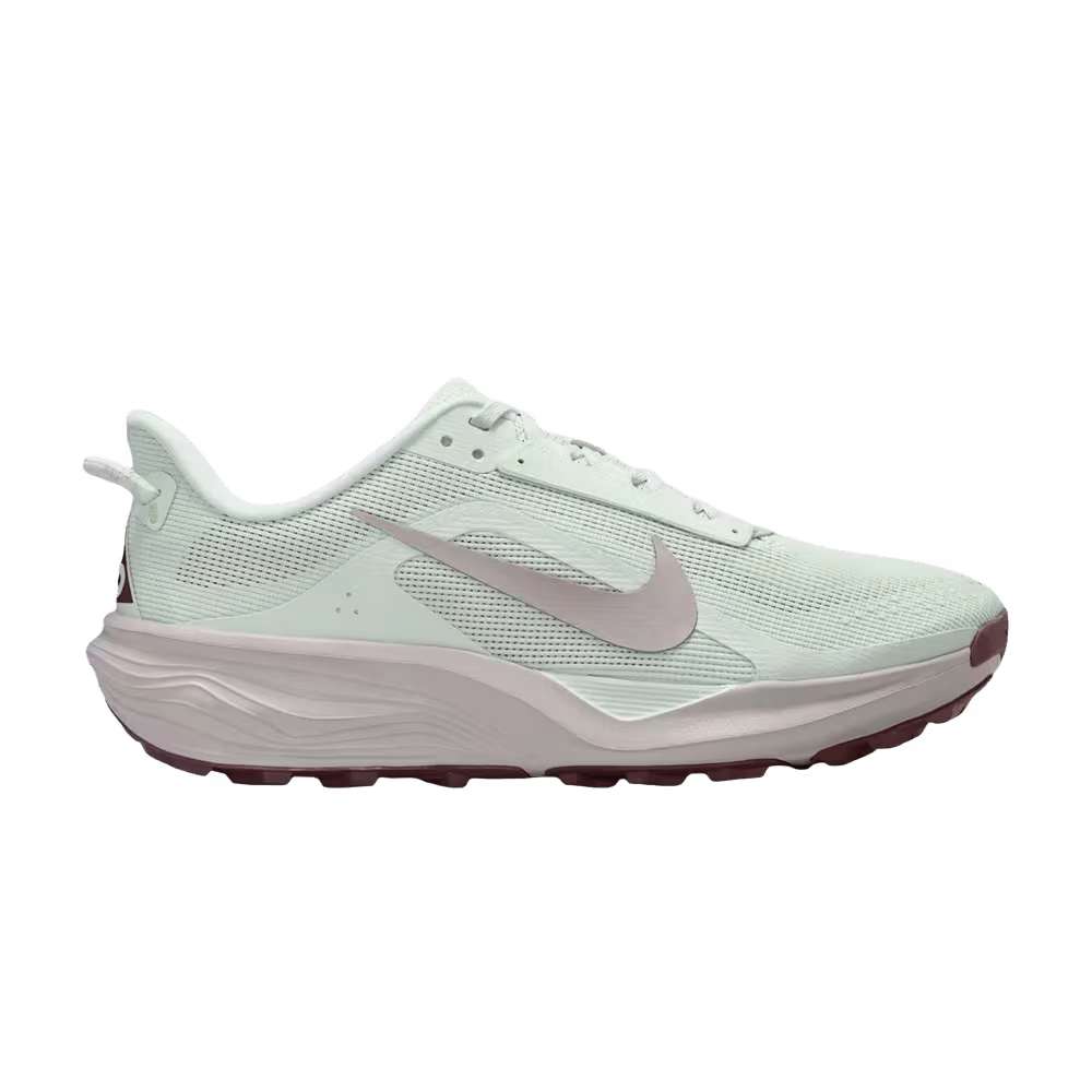 Nike Women's ACG Pegasus Trail Light Green