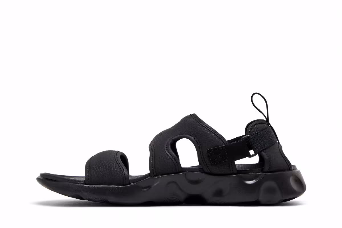 Nike Women's Owaysis Sandal Triple Black, view 4