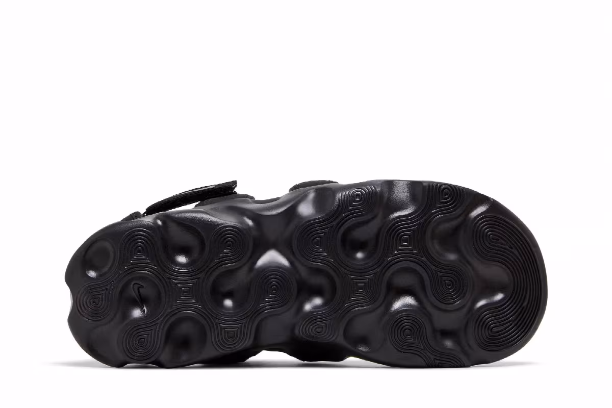 Nike Women's Owaysis Sandal Triple Black, view 5