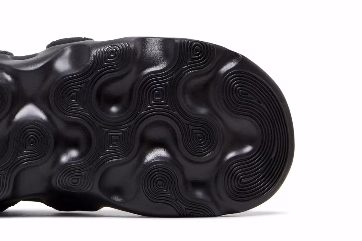 Nike Women's Owaysis Sandal Triple Black, view 6