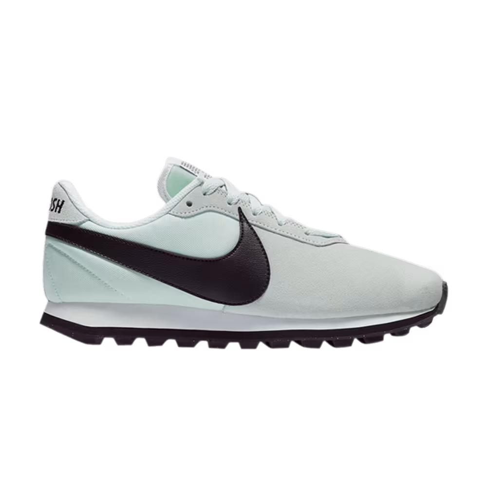 Nike Women's Pre-Love O.X. Fiberglass