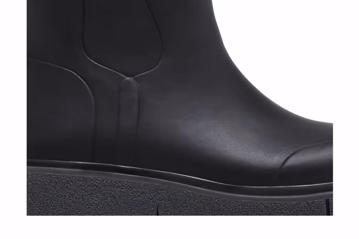 Off-White Rain Boot Black Fuchsia, view 3