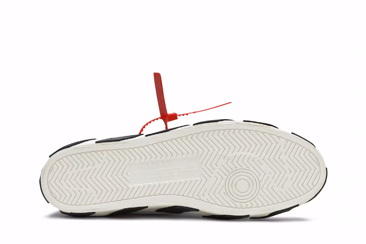 Off-White Vulc Sneaker Mid White Black, view 5