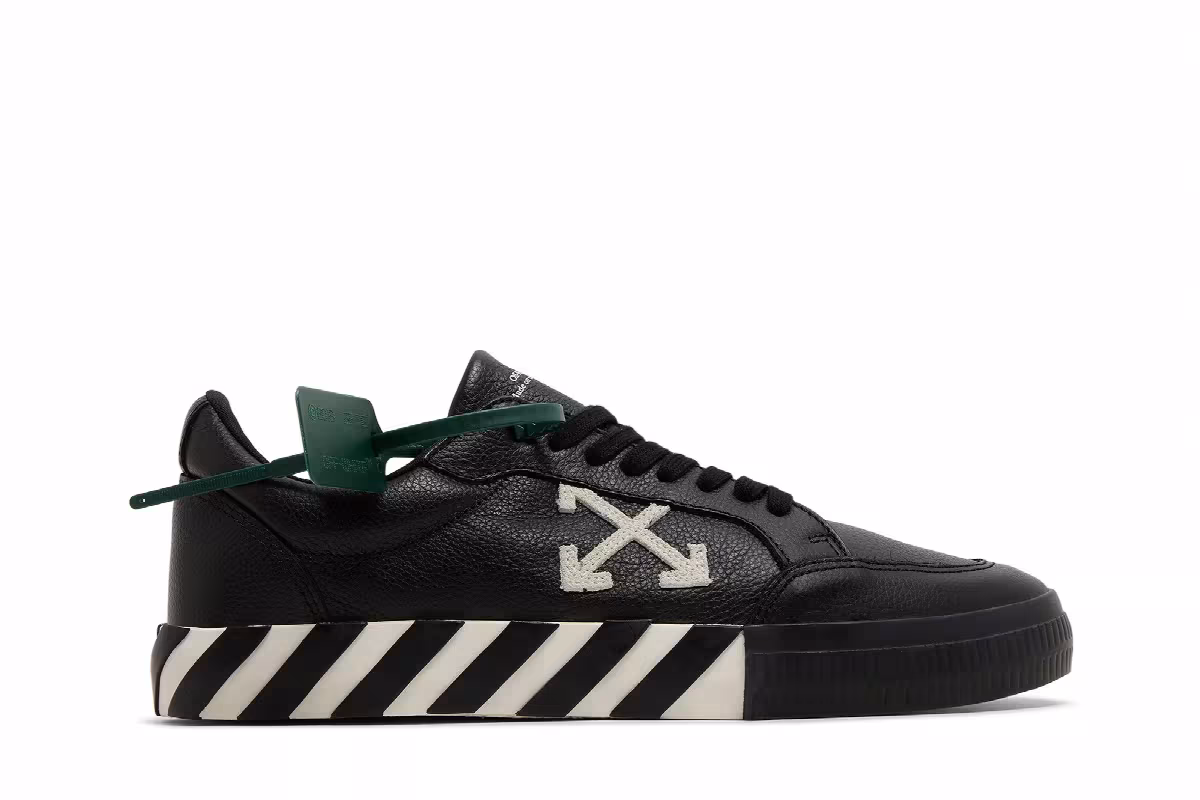 Off-White Vulc Sneaker Black White, view 2