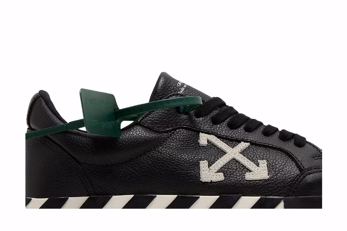 Off-White Vulc Sneaker Black White, view 3