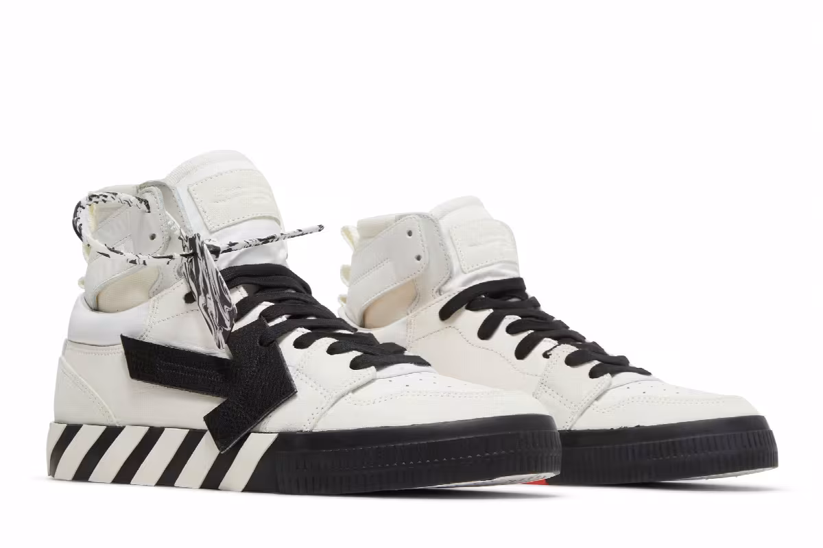 Off-White Vulc Sneaker High White Black, view 9