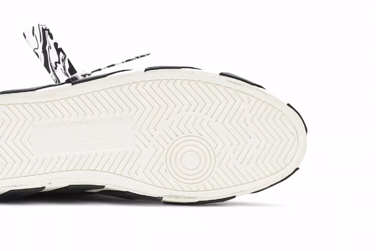 Off-White Vulc Sneaker Mid Black White, view 6