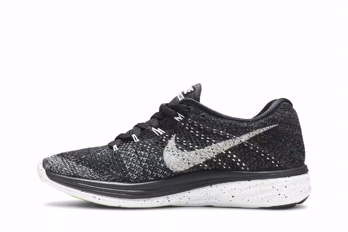 Nike Women's Flyknit Lunar 3 Oreo, view 4