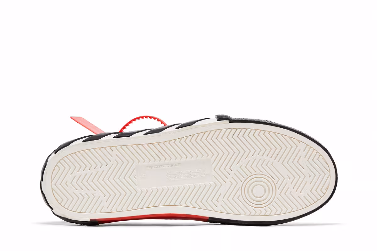 Off-White Women's Arrow Vulcanized Low White Black, view 5