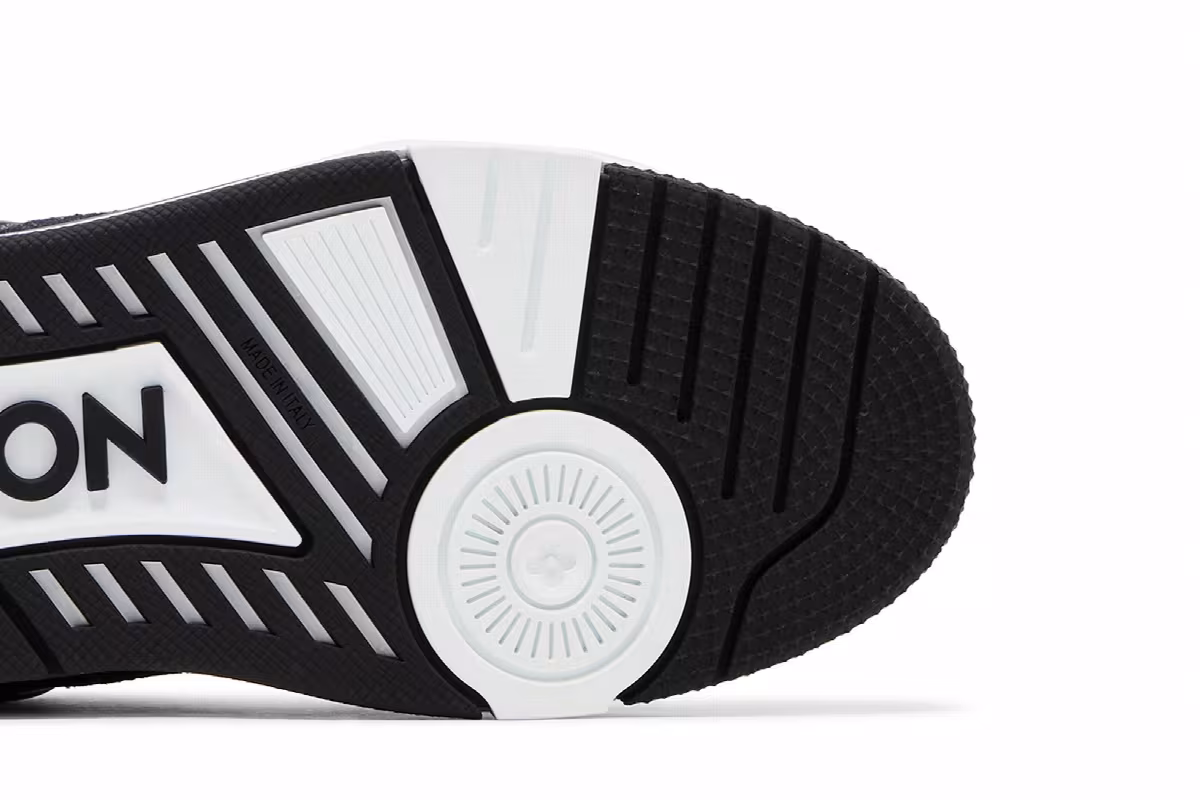 Louis Vuitton Trainer Denim Noir, view 6