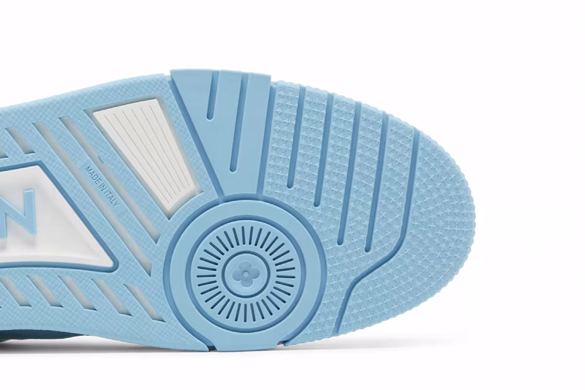 Louis Vuitton Trainer Sky Blue, view 6