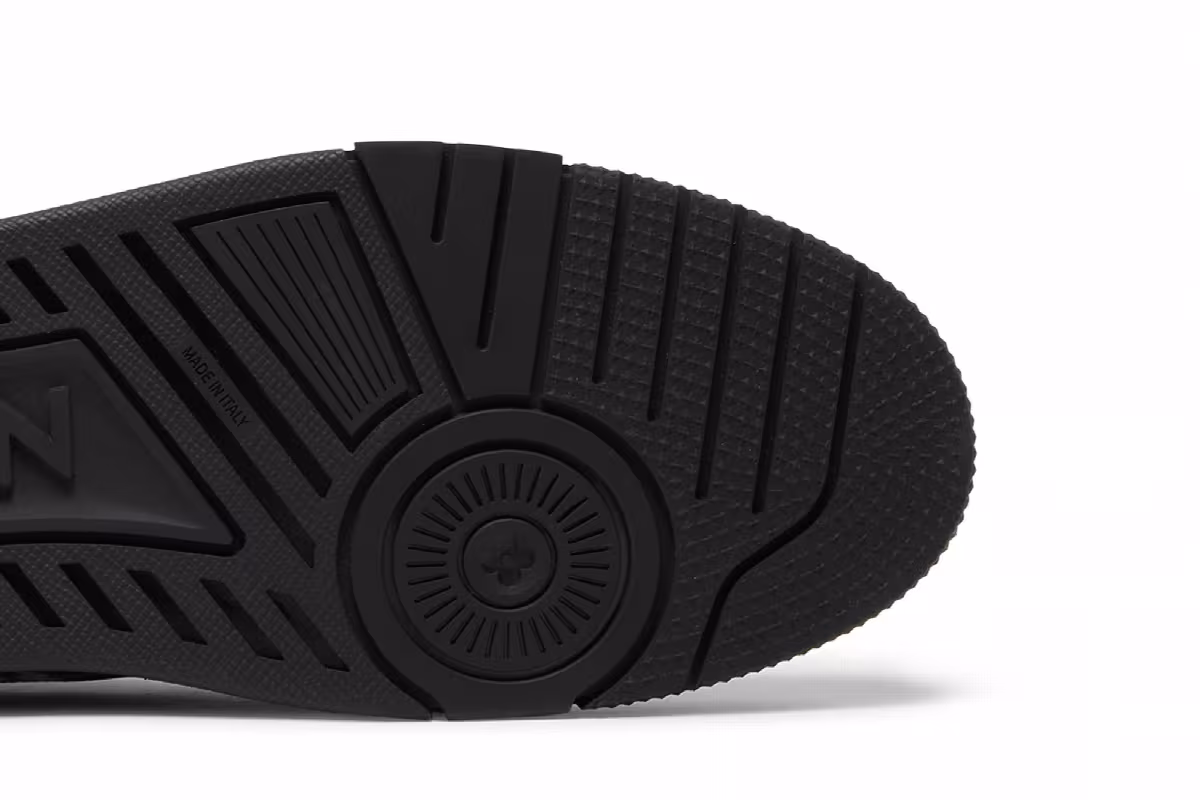 Nigo x Louis Vuitton Trainer Tiger, view 6