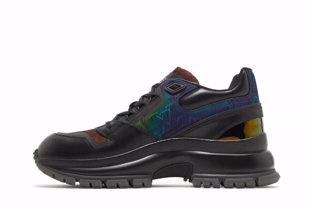 Louis Vuitton Trail 2054 Sneaker Black Iridescent, view 4