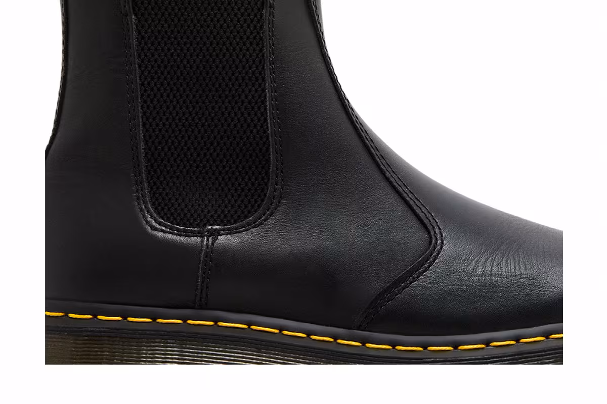 Dr. Martens 2976 Chelsea Boots Black, view 3