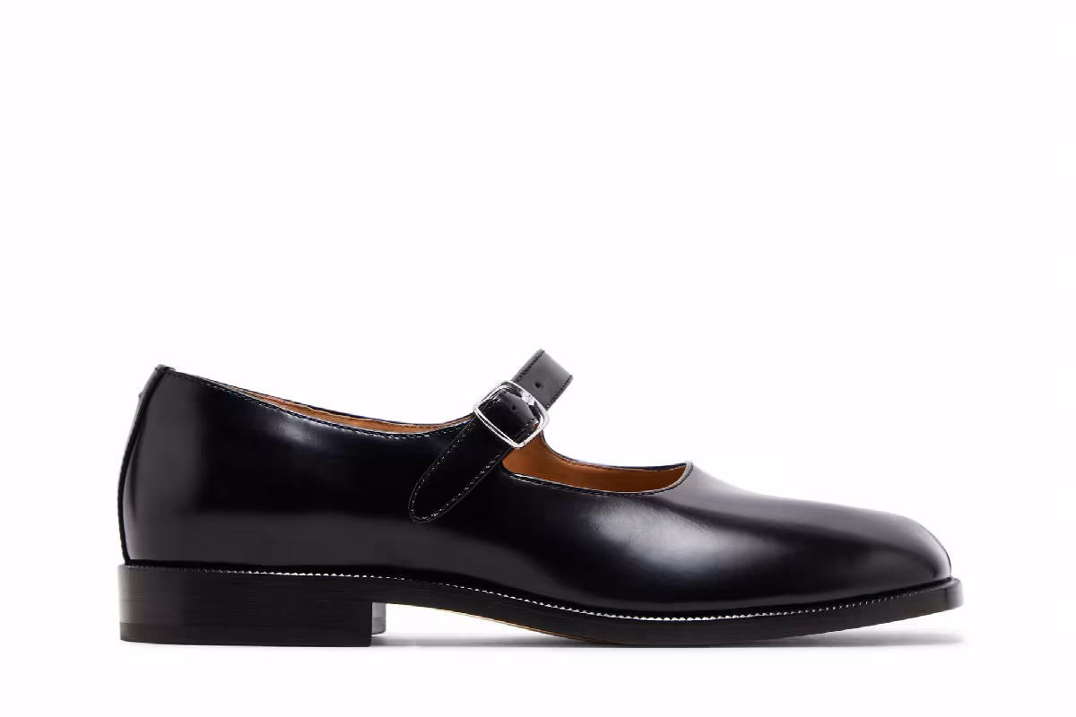 Maison Margiela Women's Tabi Mary-Jane Black Polished Leather, view 2