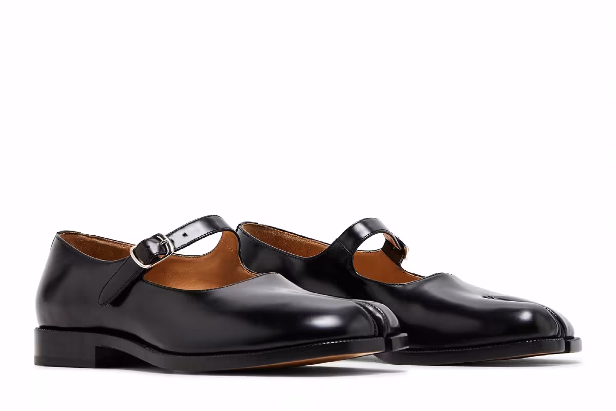 Maison Margiela Women's Tabi Mary-Jane Black Polished Leather, view 9