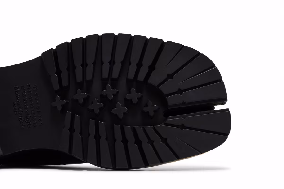 Maison Margiela Tabi Lace-Up Black, view 6