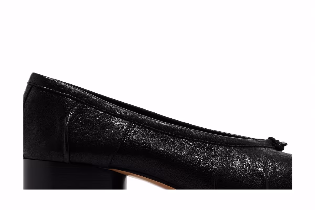 Maison Margiela Women's Tabi New Ballerina Artisanal Vintage Effect - Black, view 3