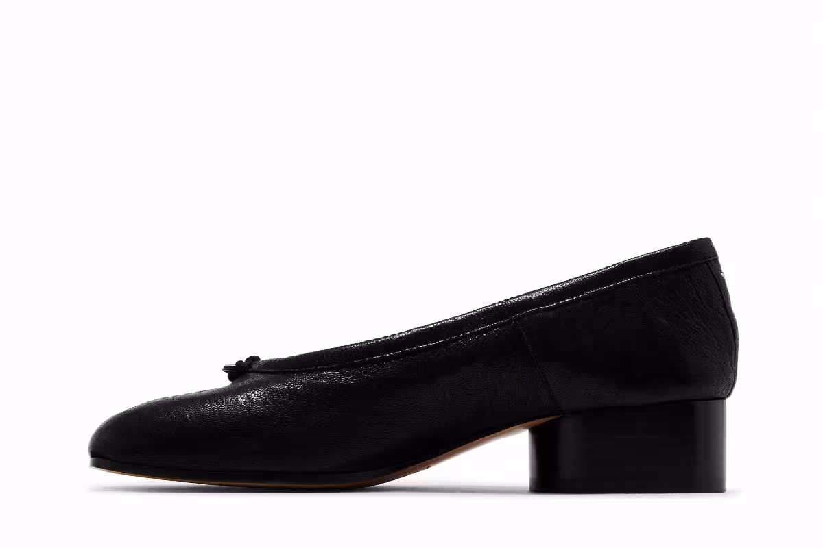 Maison Margiela Women's Tabi New Ballerina Artisanal Vintage Effect - Black, view 4
