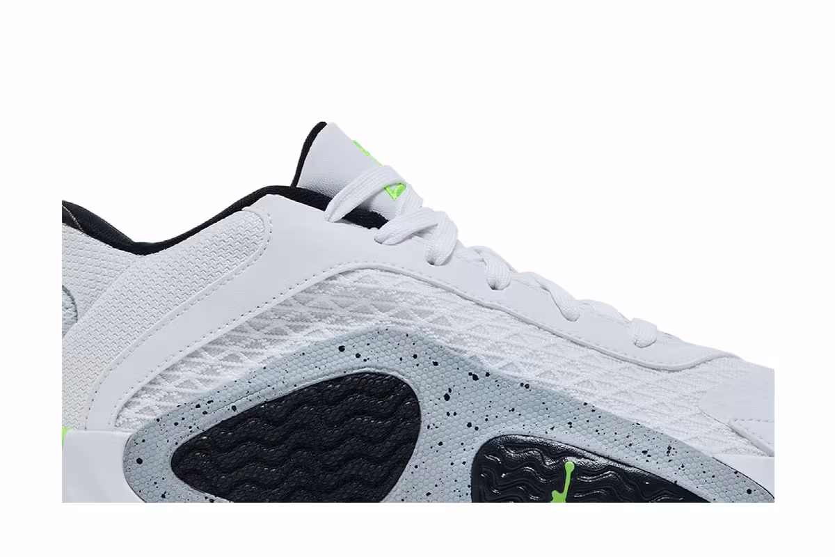 Air Jordan Tatum 2 GS Neon, view 3