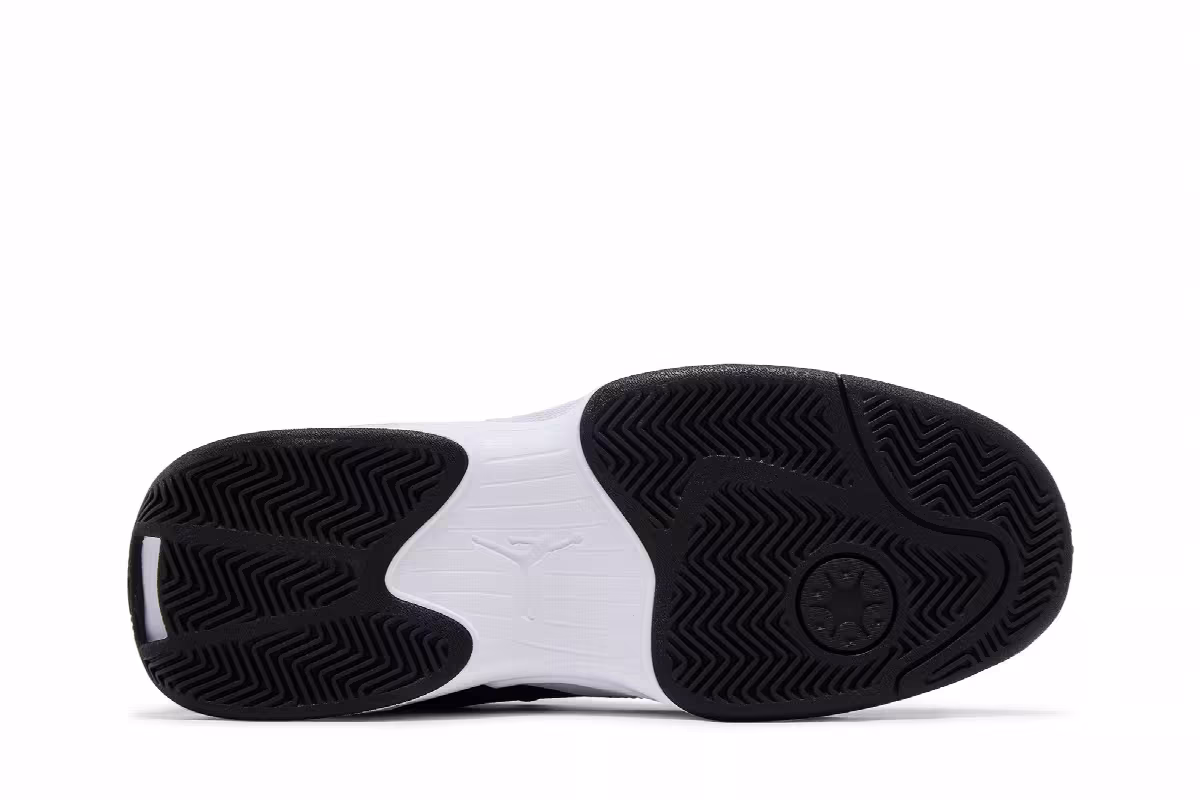 Air Jordan Max Aura 6 Black University Blue, view 5