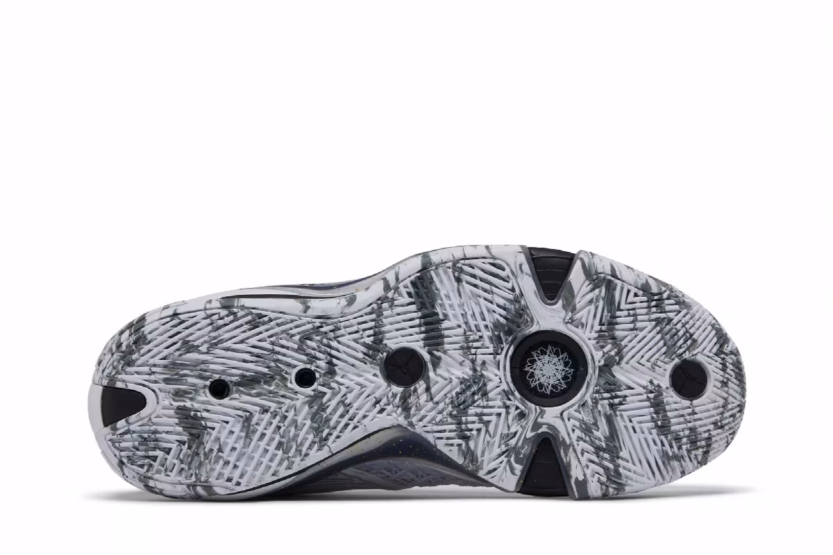 Air Jordan 38 Low Royalty, view 5