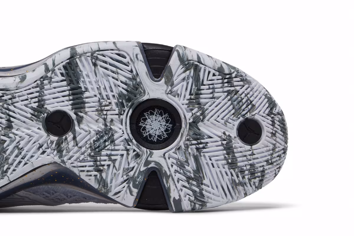 Air Jordan 38 Low Royalty, view 6