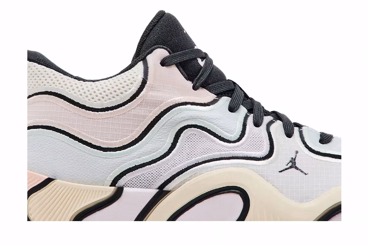 Air Jordan Tatum 3 GS Sidewalk Chalk, view 3