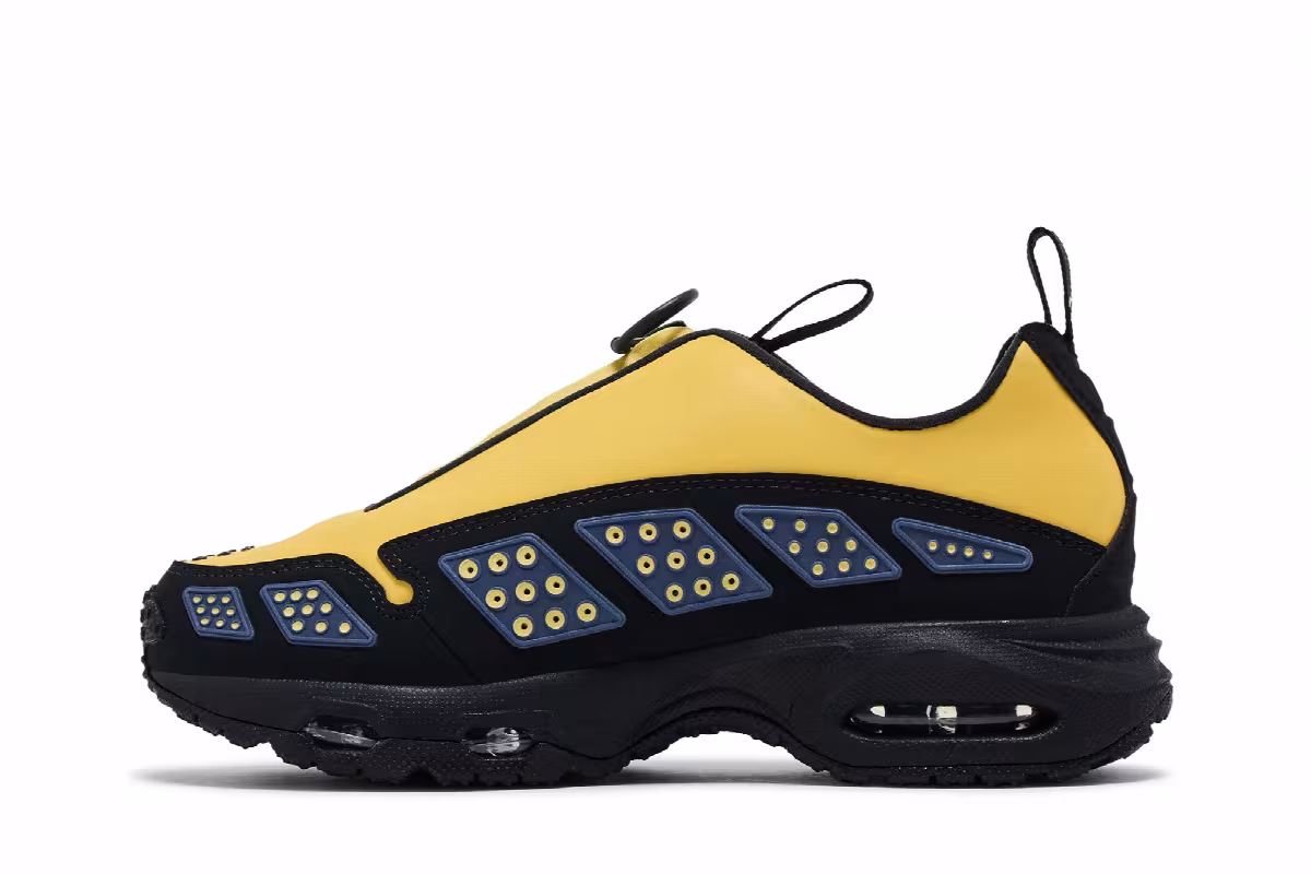 Nike Women's Air Sunder Max Saturn Gold, view 4