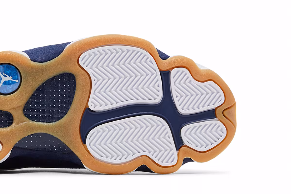 Air Jordan 13 Midnight Navy, view 6