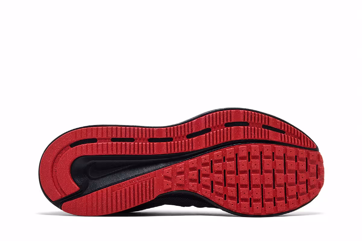 Nike Run Swift 3 Dark Grey University Red, view 5