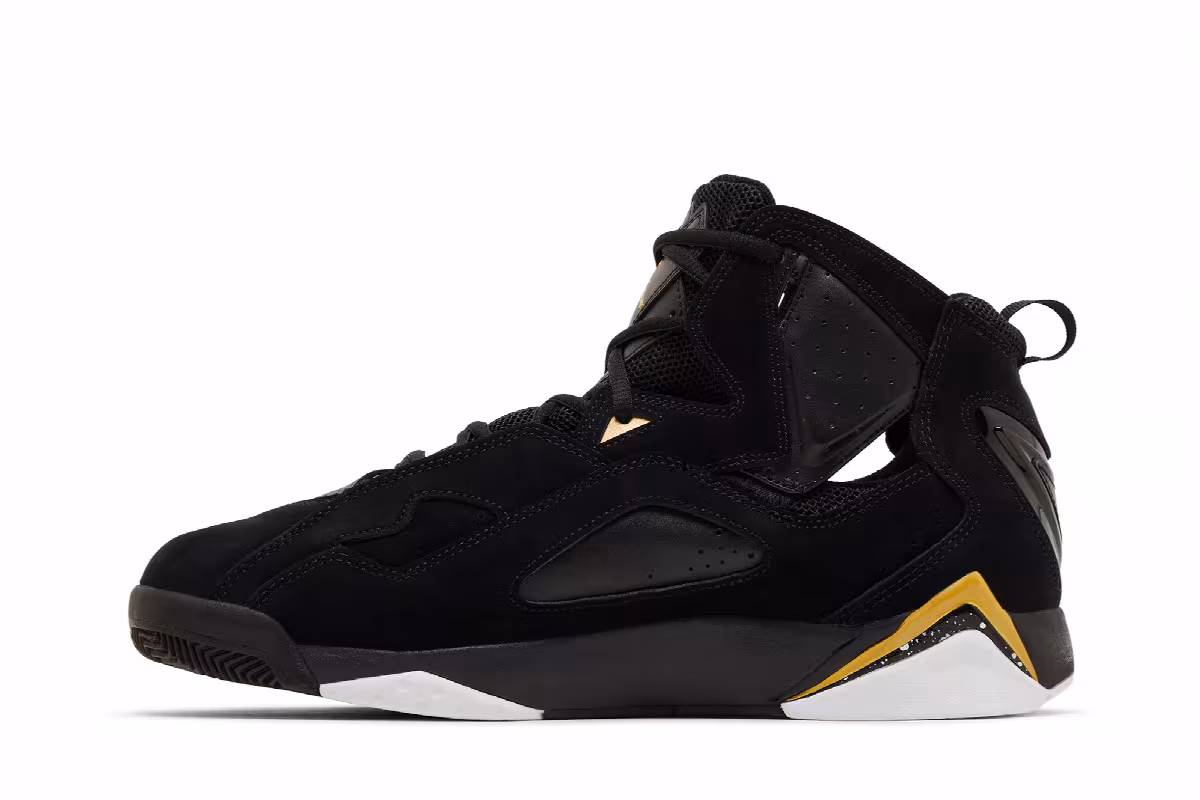 Air Jordan True Flight Black Metallic Gold Speckled, view 4
