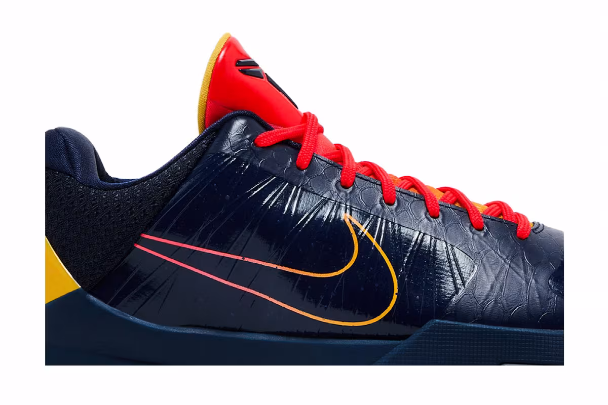 Caitlin Clark x Nike Zoom Kobe 5 Protro Indiana Fever, view 3