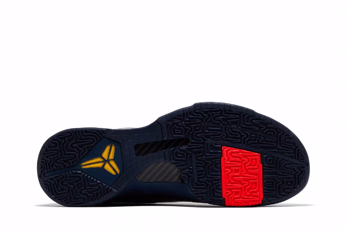 Caitlin Clark x Nike Zoom Kobe 5 Protro Indiana Fever, view 5