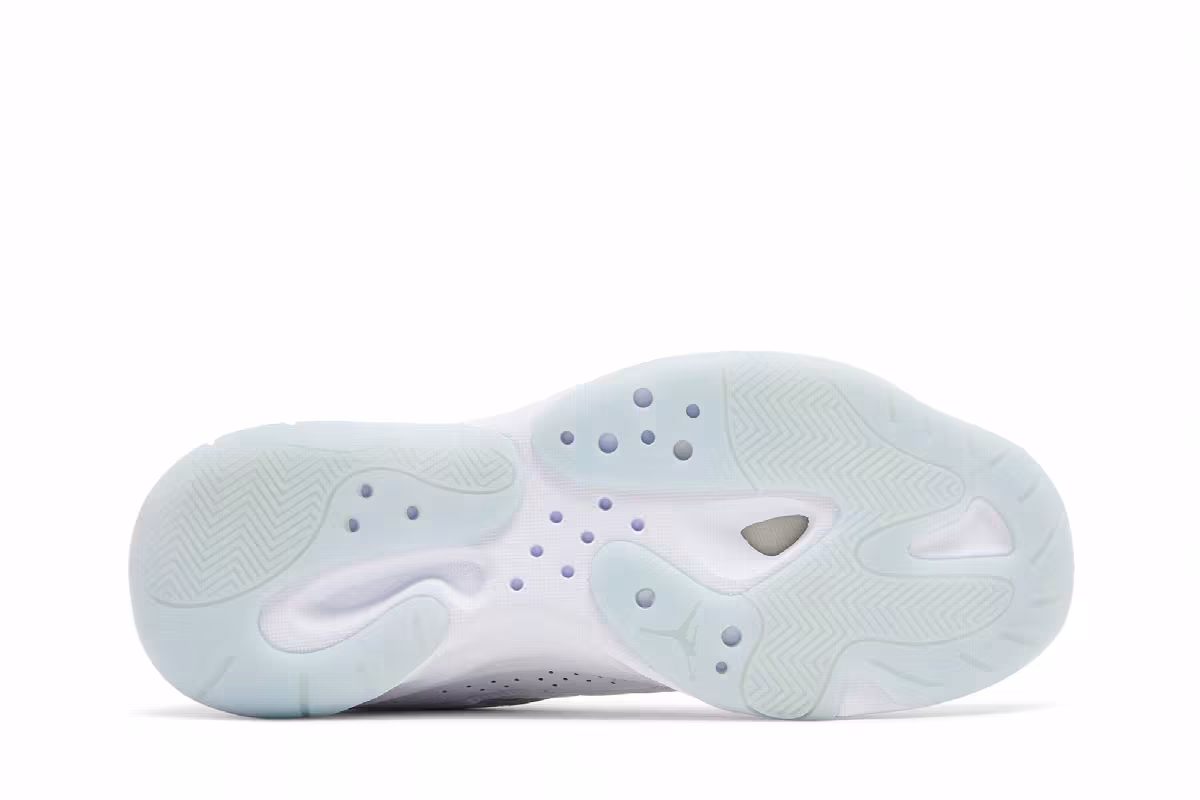 Women's Air Jordan 11 CMFT Low White Ice Blue, view 5