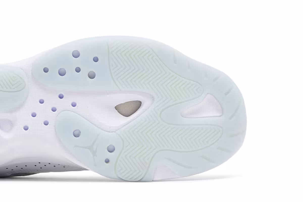 Women's Air Jordan 11 CMFT Low White Ice Blue, view 6