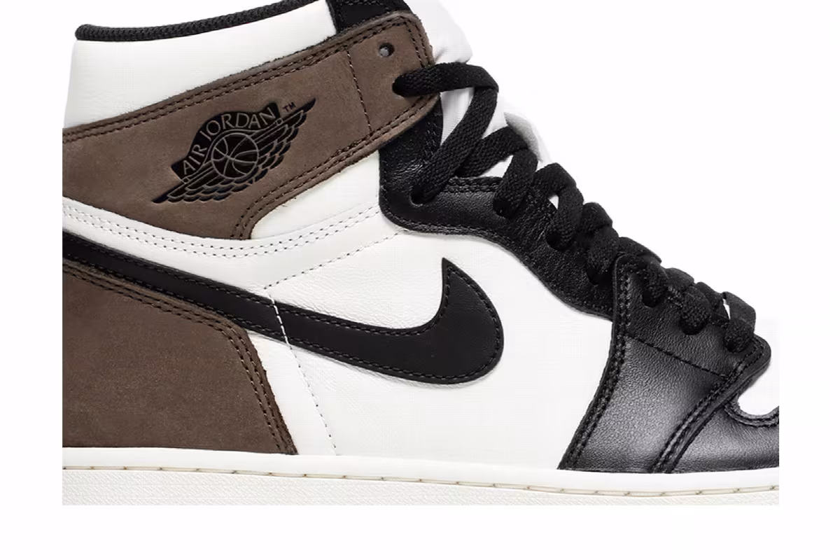 Air Jordan 1 High OG Dark Mocha, view 3