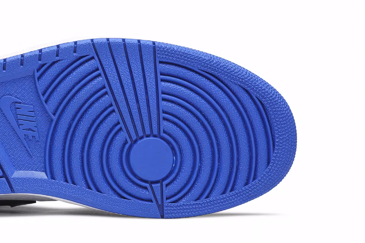 Air Jordan 1 High OG Royal Toe, view 6
