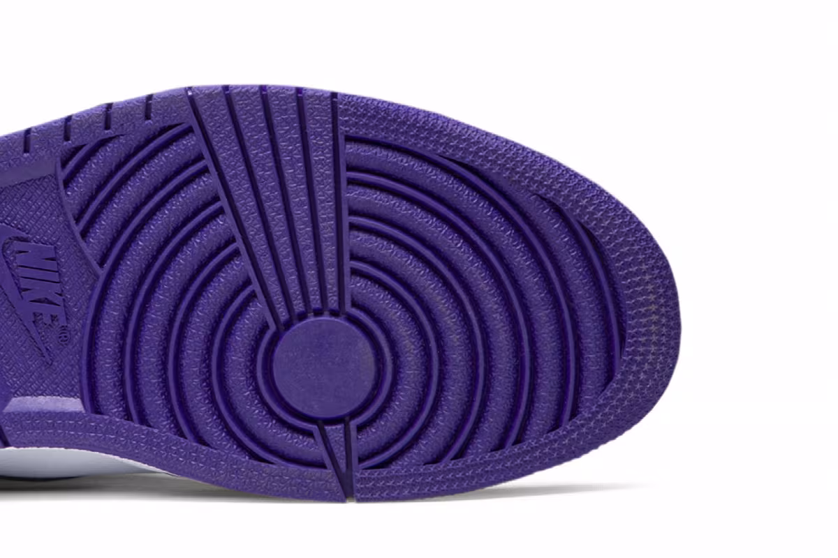 Air Jordan 1 High OG Court Purple 2.0, view 6