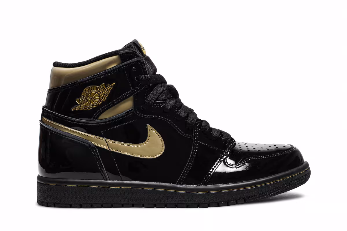 Air Jordan 1 High OG Black Metallic Gold, view 2