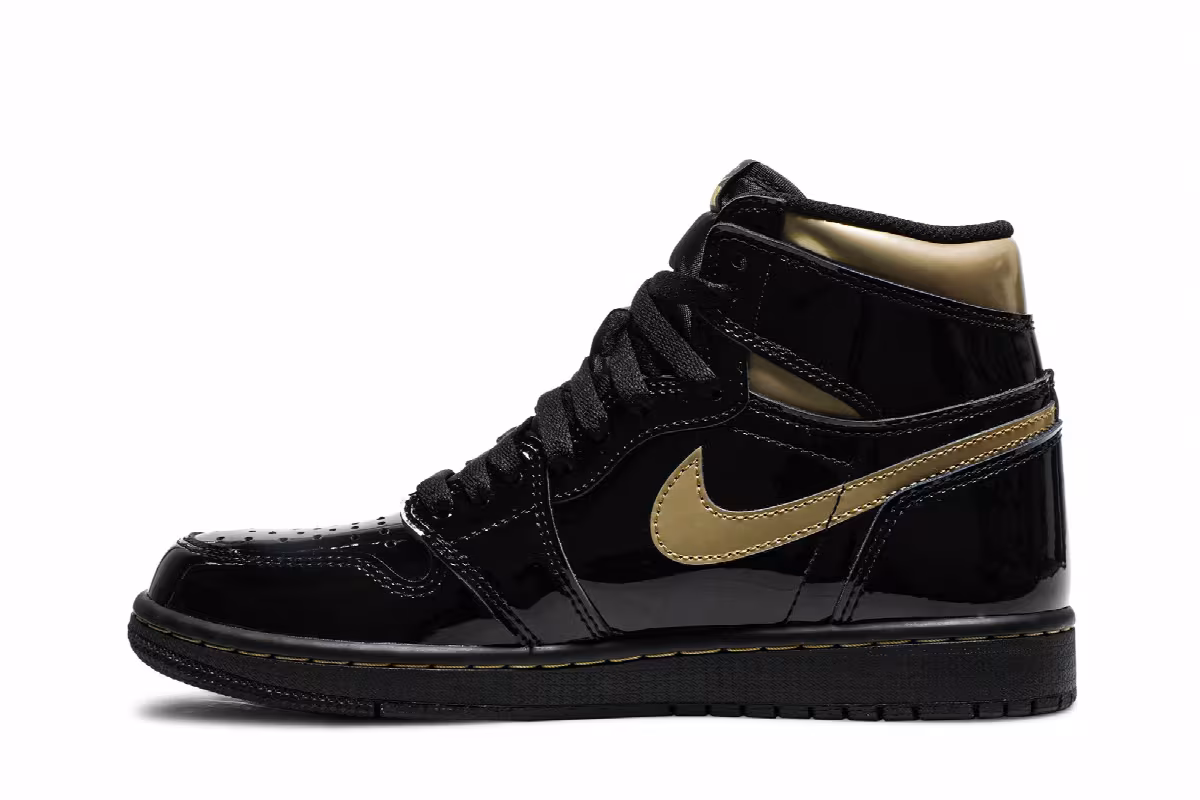 Air Jordan 1 High OG Black Metallic Gold, view 4