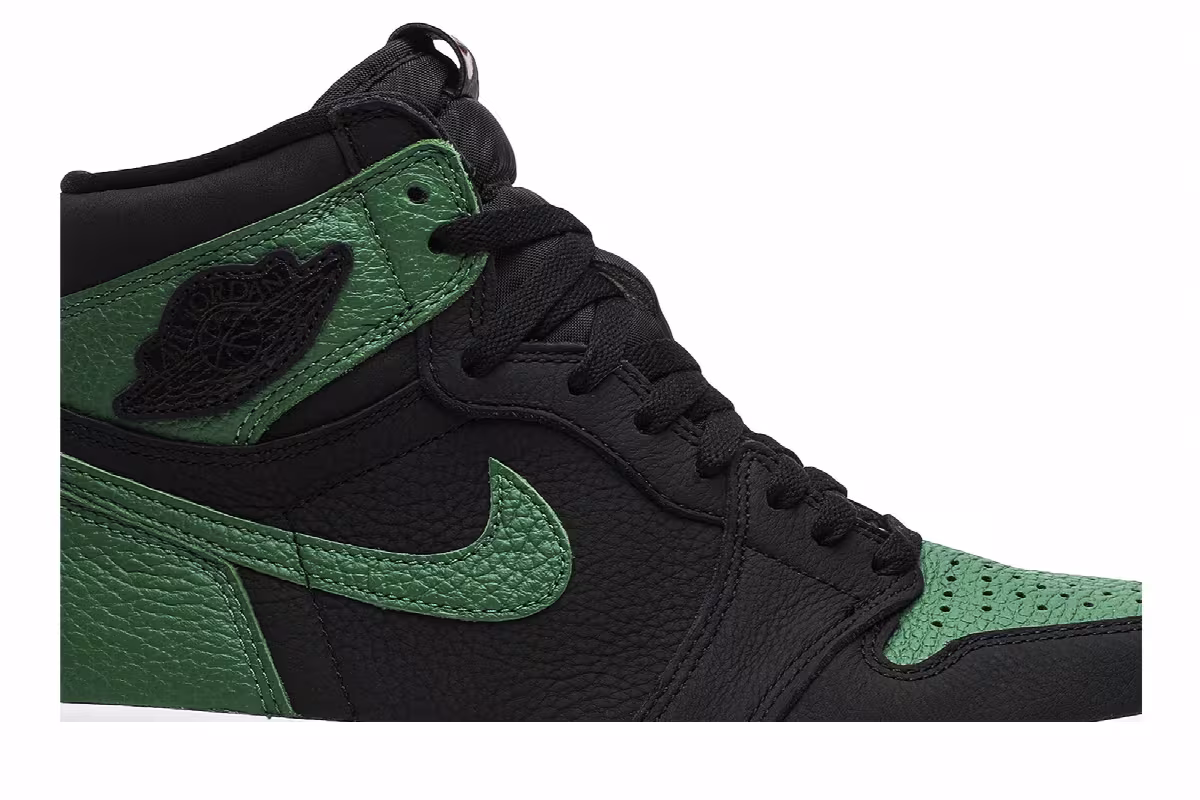 Air Jordan 1 High OG Pine Green 2.0, view 3