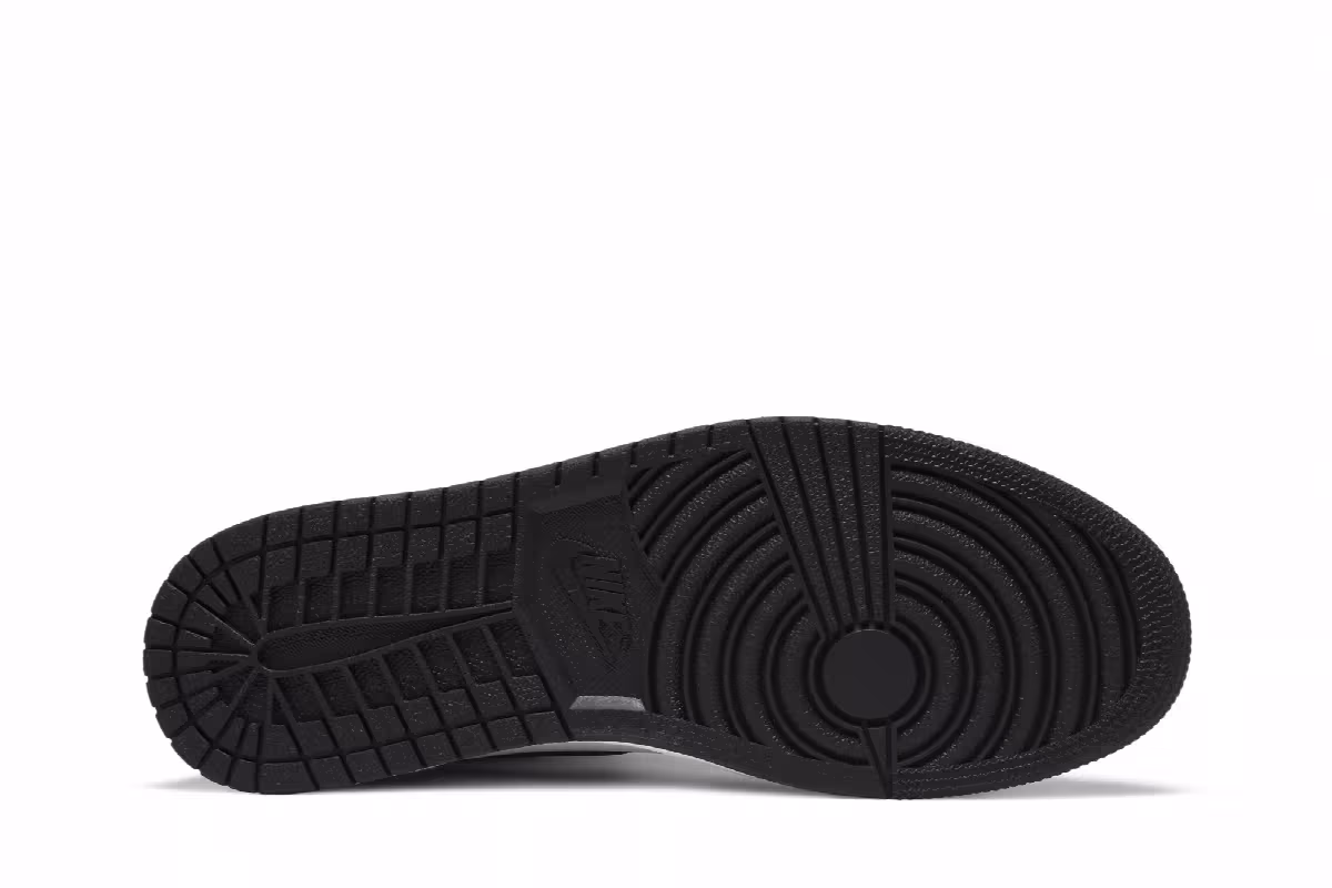 Air Jordan 1 High OG Smoke Grey, view 5